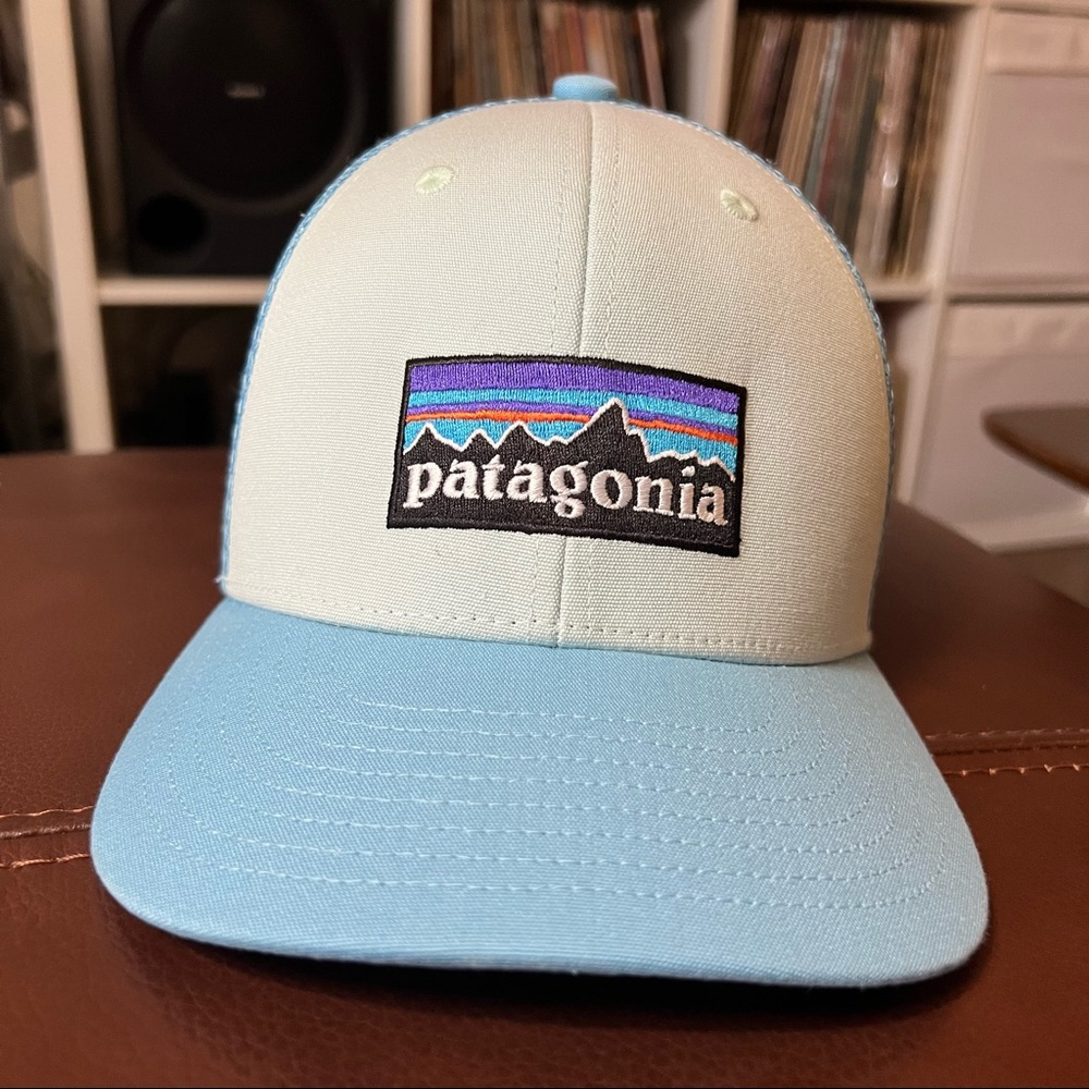 Patagonia Kids Trucker Hat, adjustable fit with tag